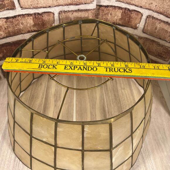 Beautiful Vintage 16" Capiz Shell Lamp Shade With A Scalloped Edge & Brass Trim - Picture 11 of 11